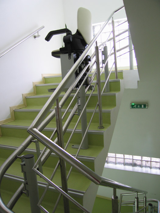 Resident Electrify jelly ELMAS | Lifturi pentru scari, Servoscara, Lifturi persoane cu dizabilitati
